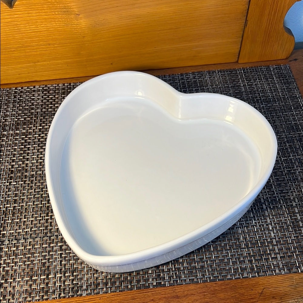 Heart-Shaped White Stoneware  Bakeware Dish